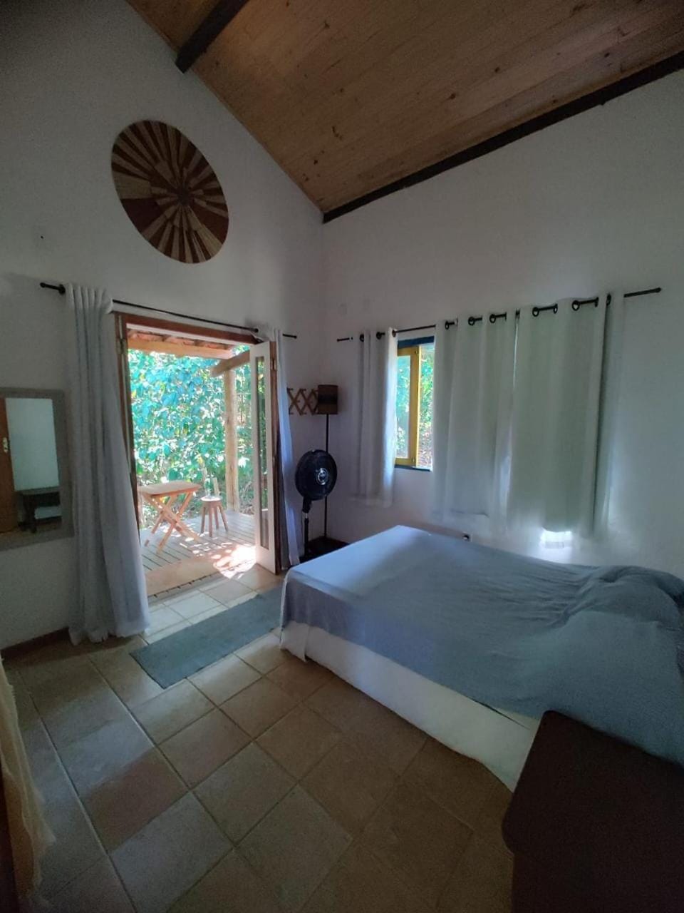 Photo of the whole room, Bedroom