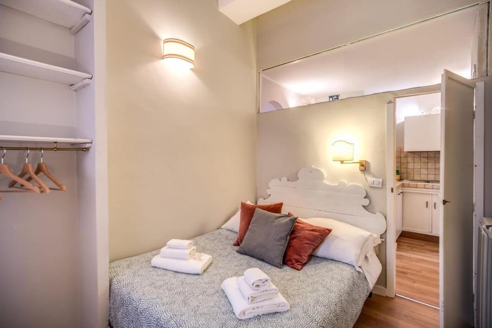 Cappellari Campo dei Fiori int 3 Apartment in Rome