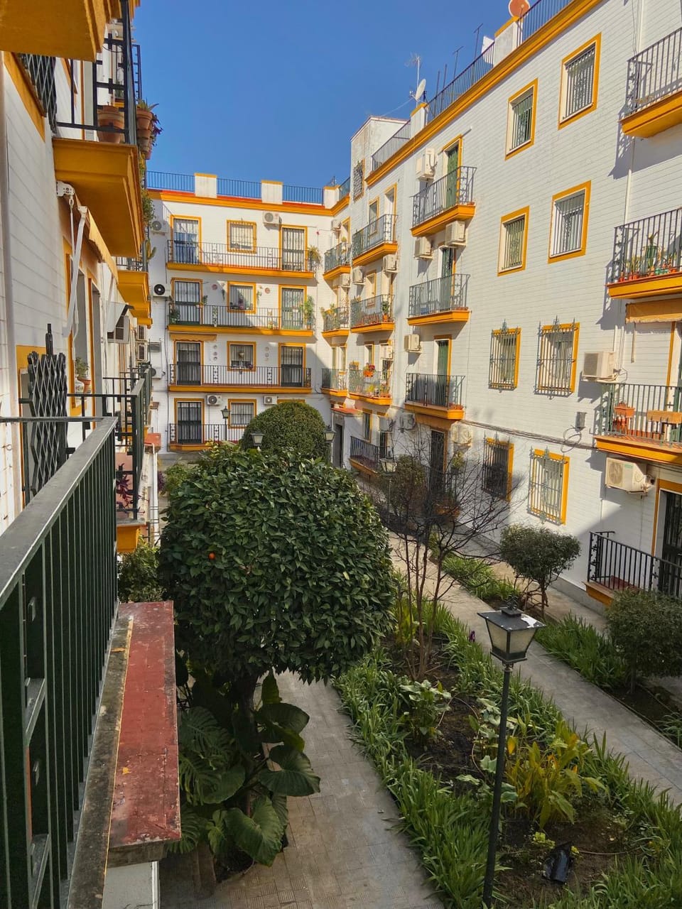 Neighbourhood, Street view