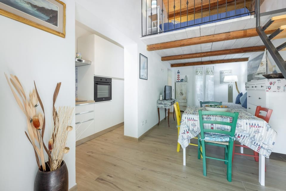 TV and multimedia, Kitchen or kitchenette, Dining area, oven