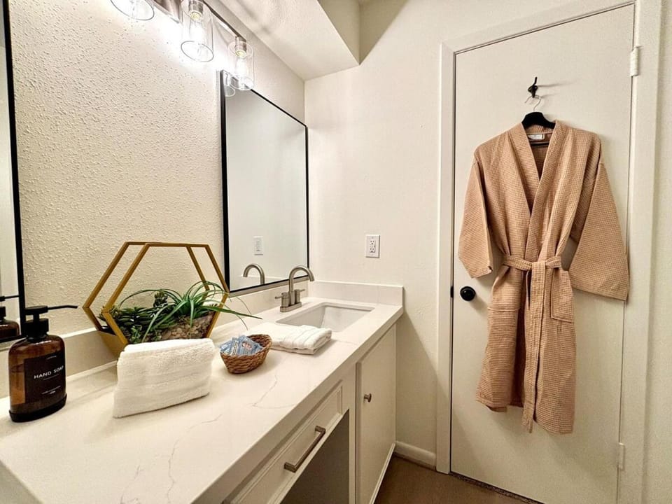 Bathroom, towels