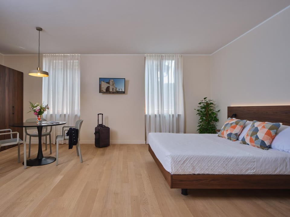 Bed, TV and multimedia, Living room, Bedroom, wardrobe
