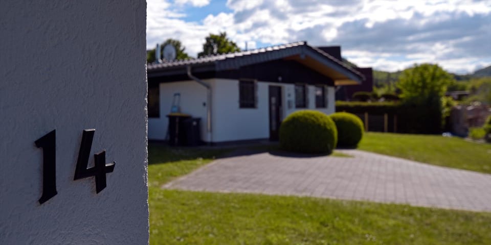 Property building, Day, Neighbourhood