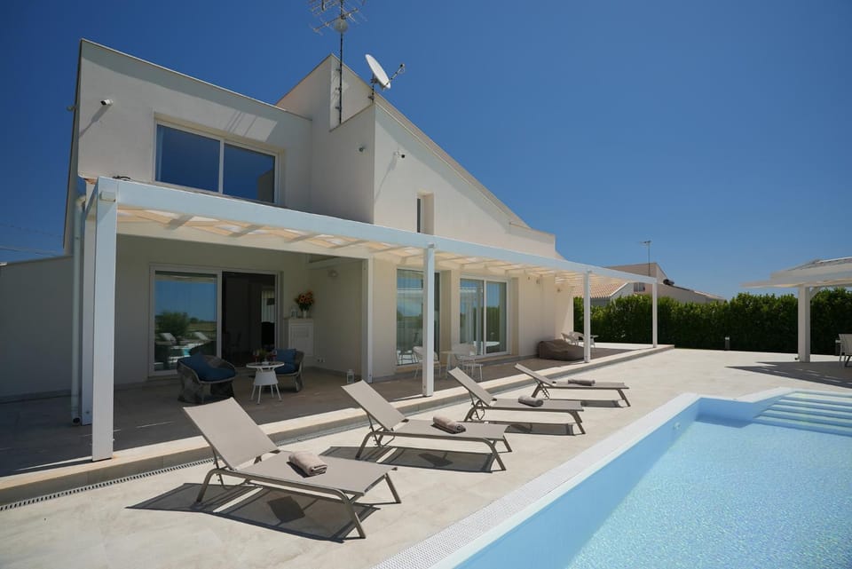 Property building, Pool view