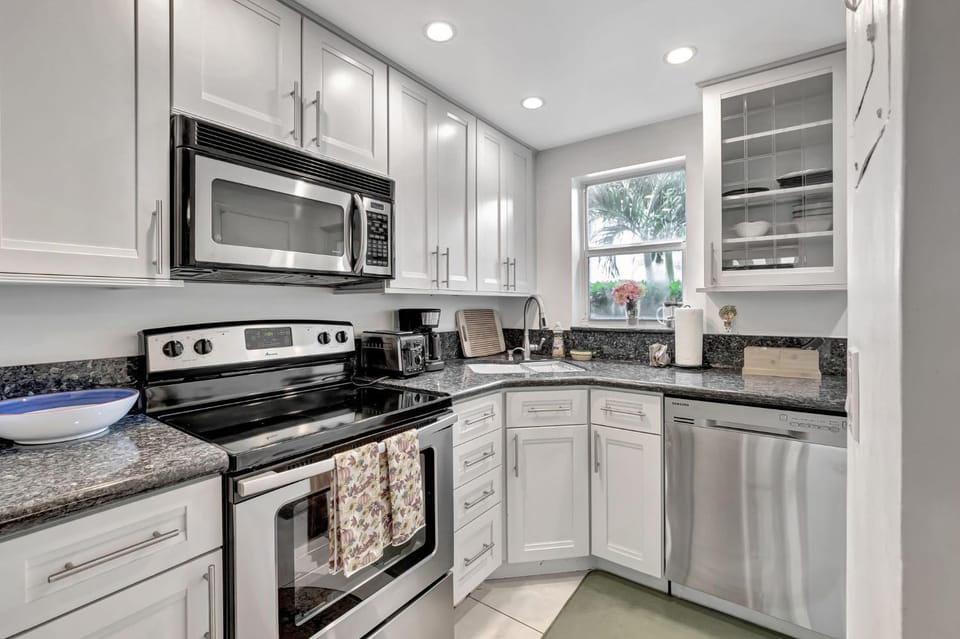 Magnificent Beach Townhome Steps from Atlantic Ave House in Delray Beach