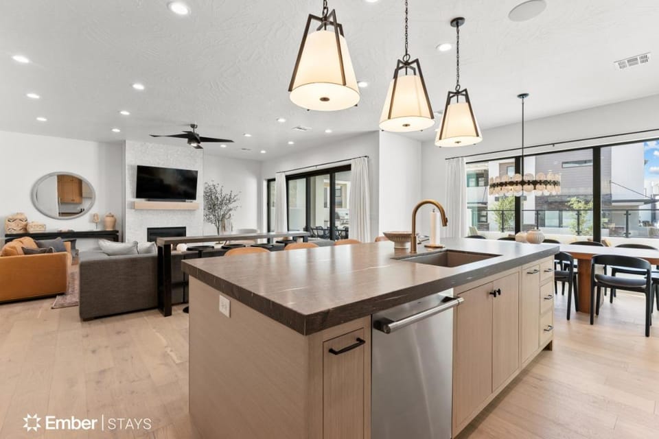 Modern Oasis at Desert Color (by Ember Stays) House in St George