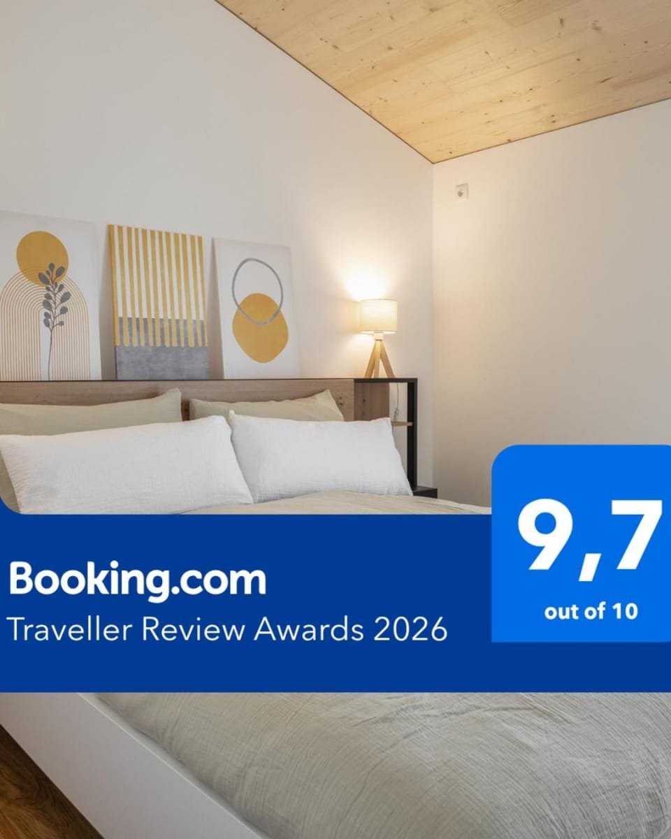 Bed, Photo of the whole room, Bedroom, Certificate/Award