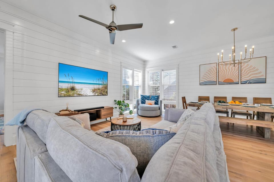 Available for Season! Pinkie Preferred Property - Solaris House in South Walton County