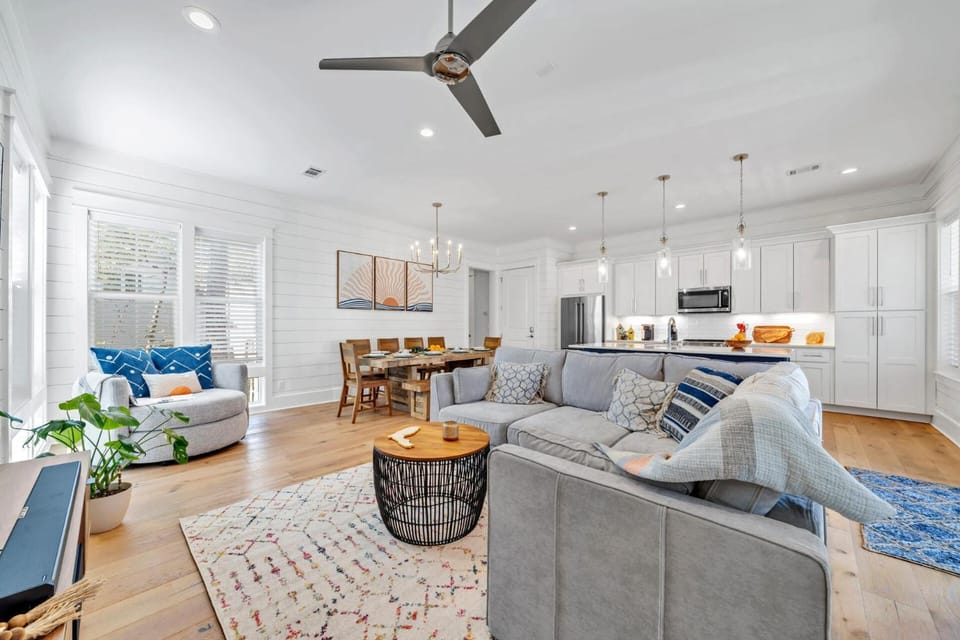 Available for Season! Pinkie Preferred Property - Solaris House in South Walton County