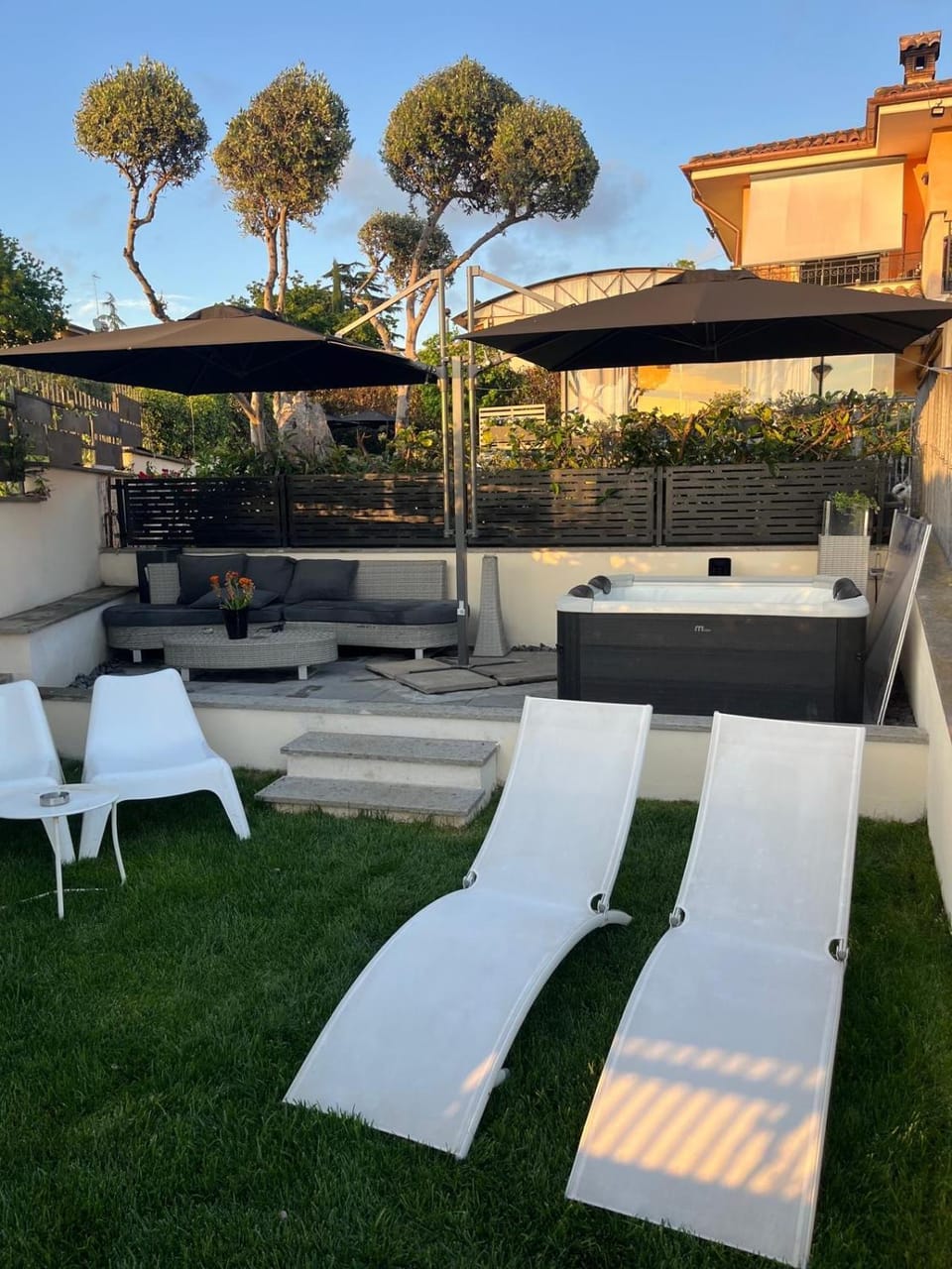 Pool view, Swimming pool, sunbed