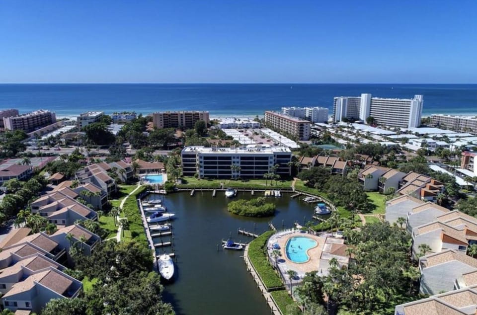 Available for Season! Tequila Sunrise on Siesta Key Apartment in Siesta Beach