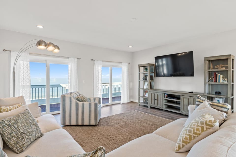 Available for Season! St Joe A-Go-Go - Gulf Front - Pet-Friendly House in Florida