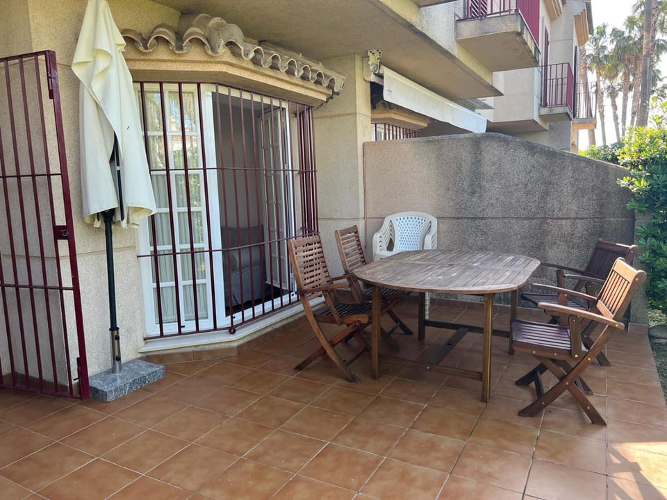 Patio, Dining area