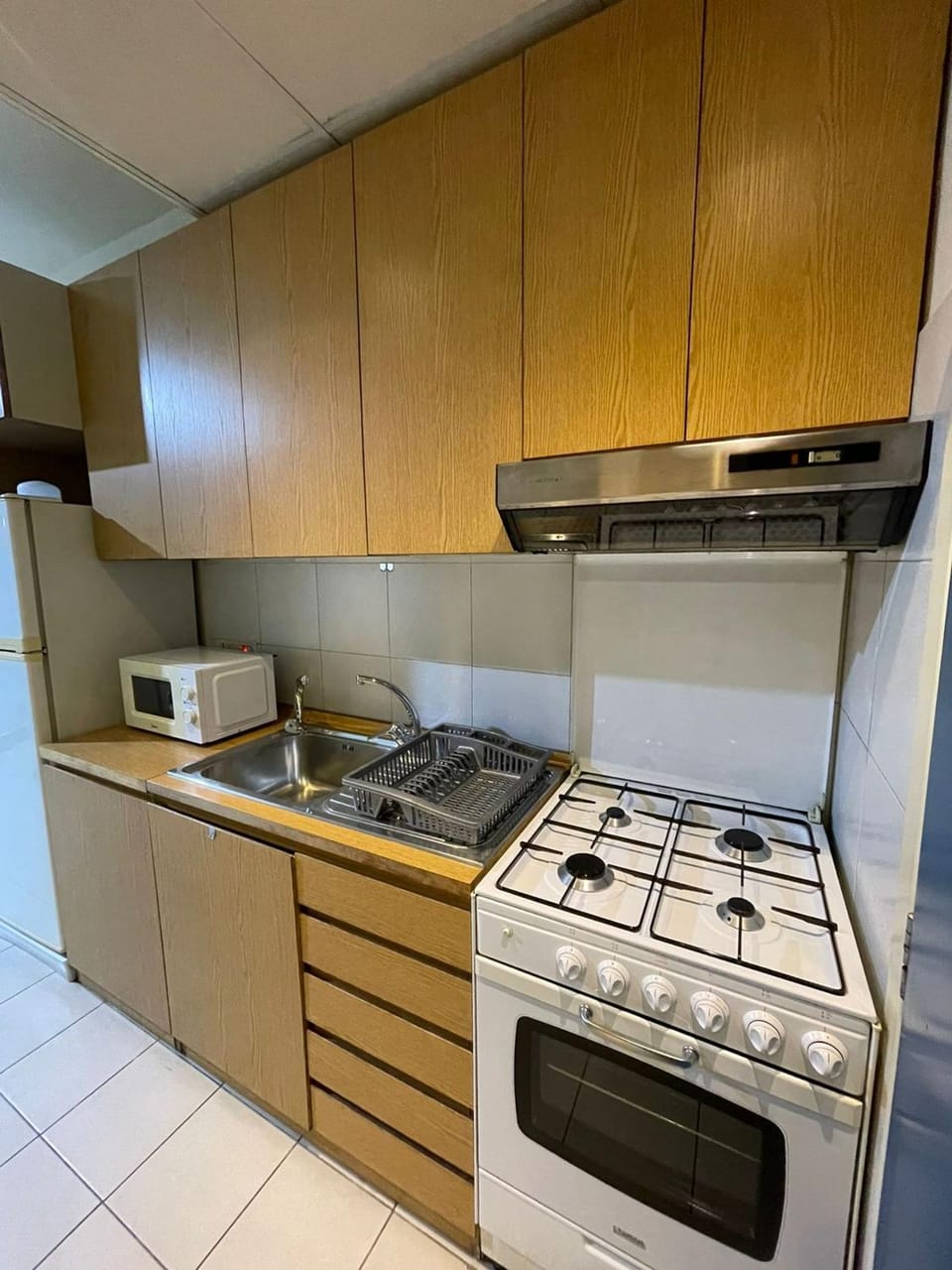 microwave, oven, stove, kitchen