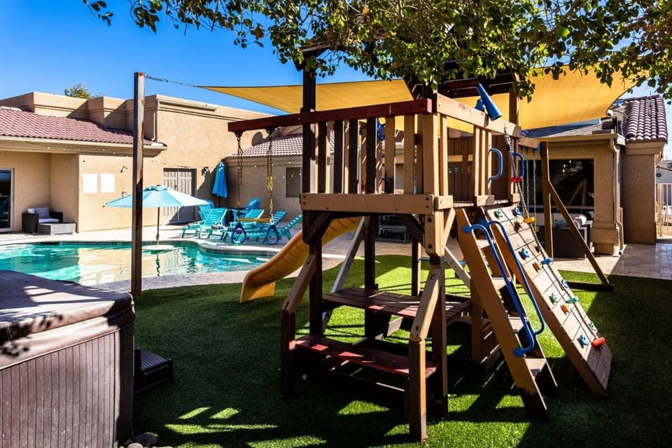Avalon Havasu Pool Spa Playground Sleeps 20 House in Lake Havasu City
