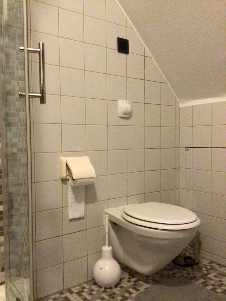 Cosy attic floor, terrace, 1 bedroom south, 1 double bed for 2, plus single bed if 3 guests Apartment in Flanders