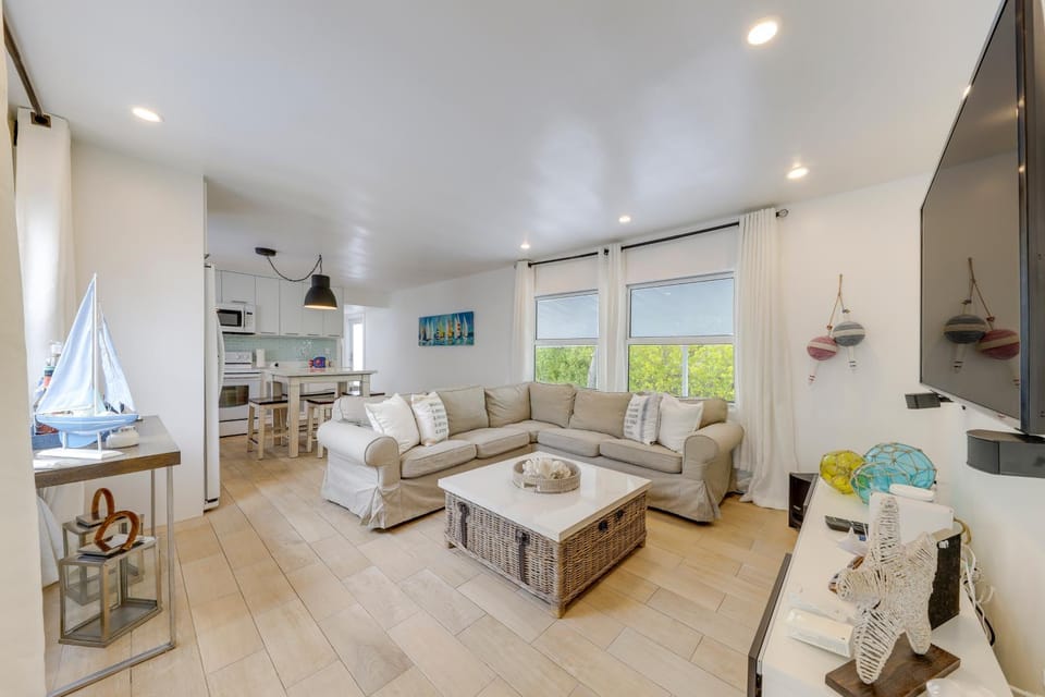 Lanai, Pool & Patios: Waterfront Home in Tavernier House in Tavernier