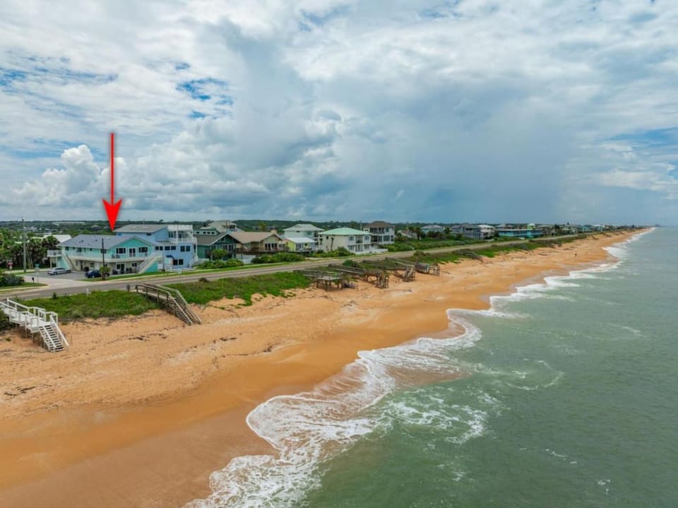 Flagler Beach! 1-BR Condo with Ocean Views, King Bed & Outdoor Shower Apartment in Flagler Beach