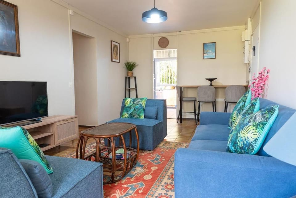 Communal lounge/ TV room, TV and multimedia, Living room, Seating area