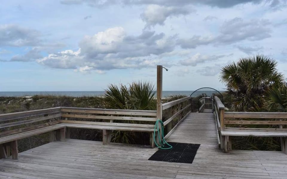 Quail Hollow On the Ocean B3 2D Apartment in Butler Beach