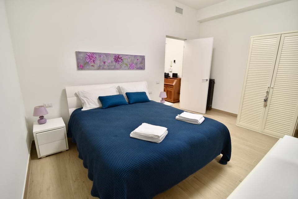 Bed, Bedroom, wardrobe