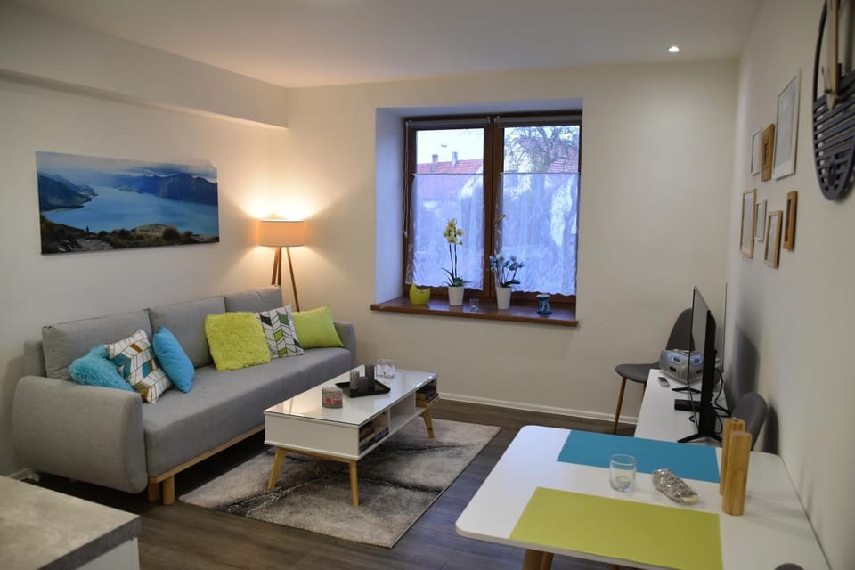 Living room, Photo of the whole room, Seating area