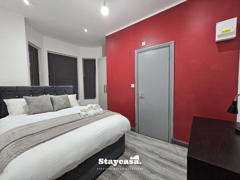Landcross Co-Living - Private Room Self-Cater House in Manchester