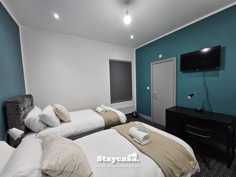 Landcross Co-Living - Private Room Self-Cater House in Manchester