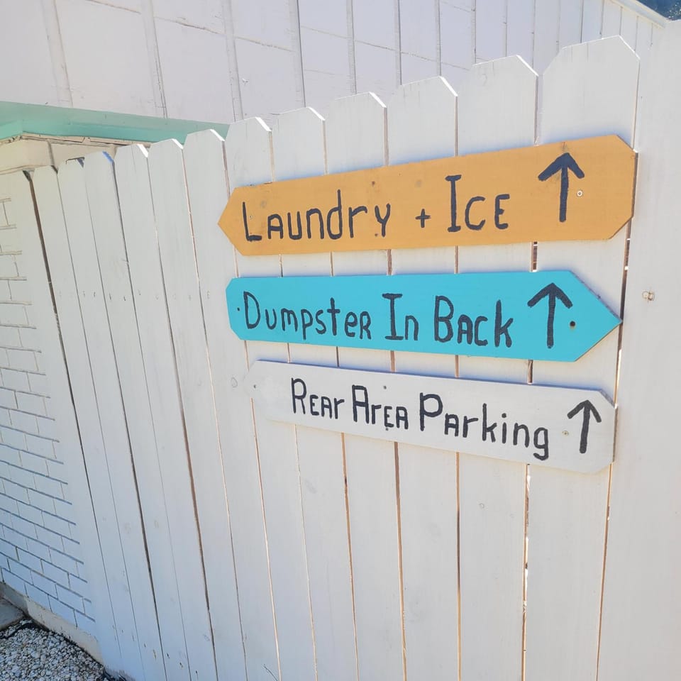 Island Villa 10 by ALBVR - Super cute condo! Just steps to the Waterway District and minutes to the beach! House in Gulf Shores