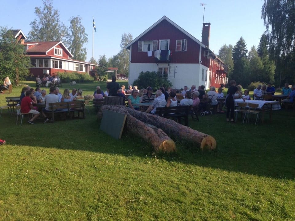 Property building, Patio, Day, group of guests