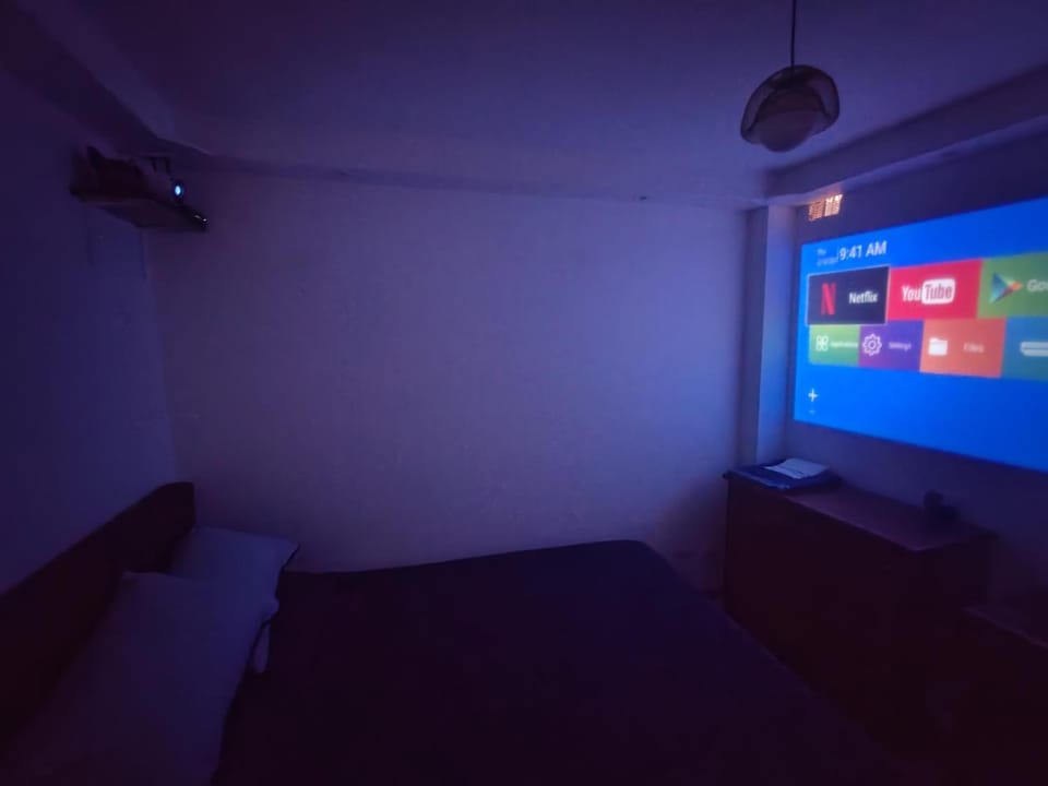 TV and multimedia, Photo of the whole room, Bedroom