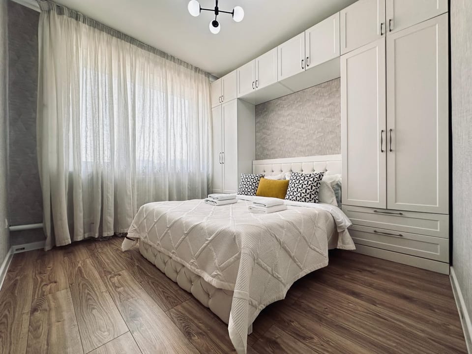 Bed, Photo of the whole room, Bedroom, wardrobe