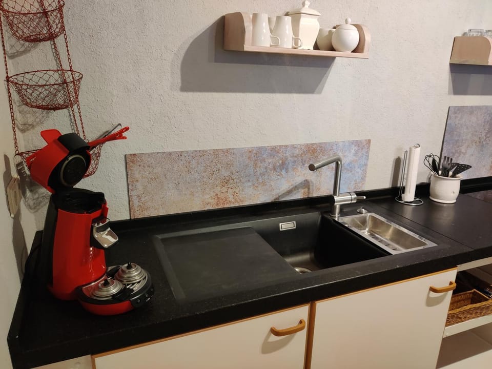 Coffee/tea facilities, Kitchen or kitchenette