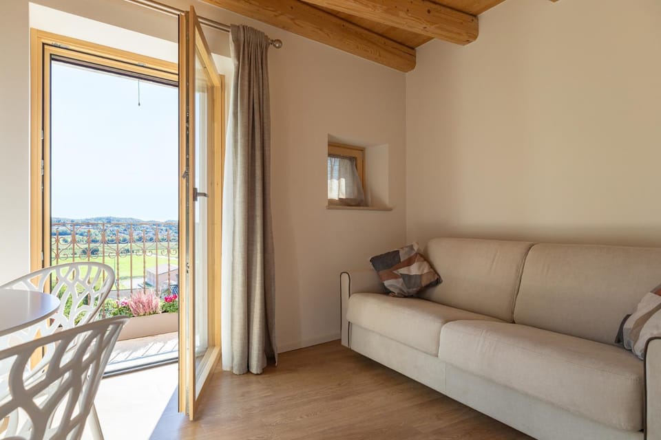 Corte La Pellegrina Apartment in Lake Garda