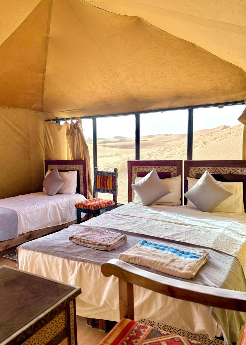 Property building, Bed, Natural landscape, Photo of the whole room, Bedroom, Mountain view
