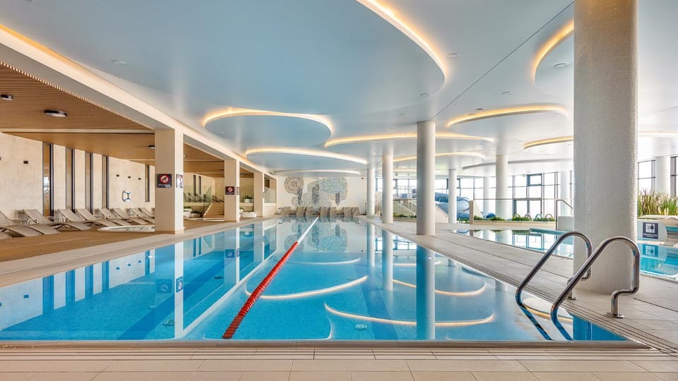 Swimming pool, Swimming pool, sunbed