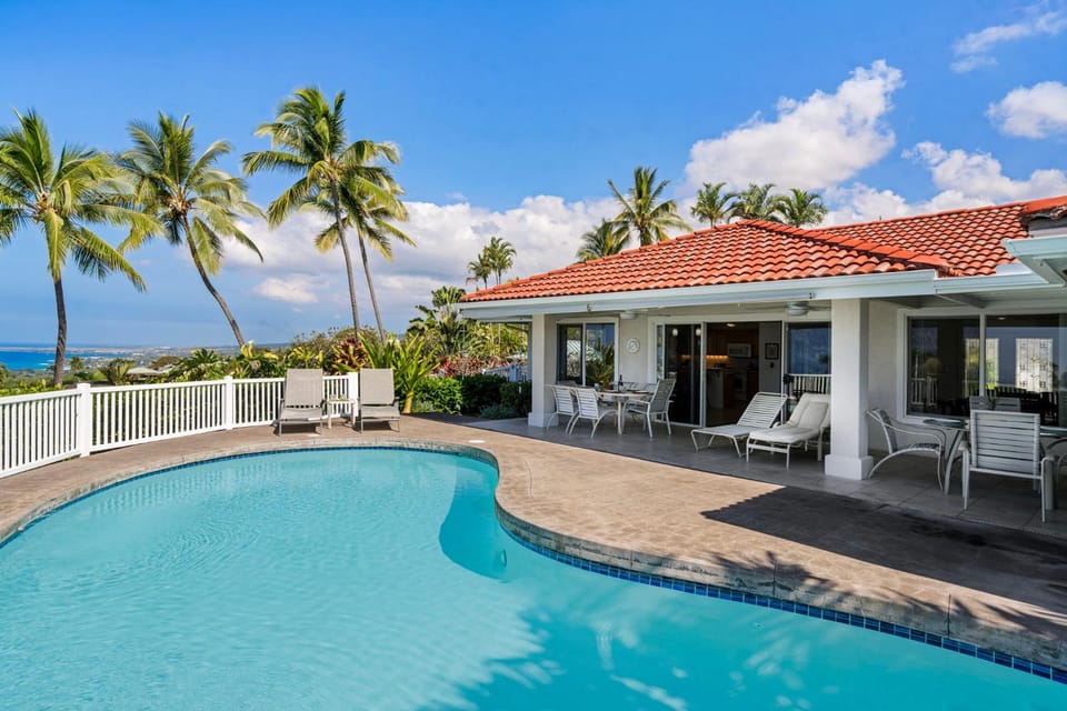 Keauhou Estates Serenity 10 House in Honalo