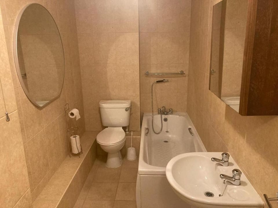 3 bed town centre apartment with 2 parking bays Apartment in North Shields