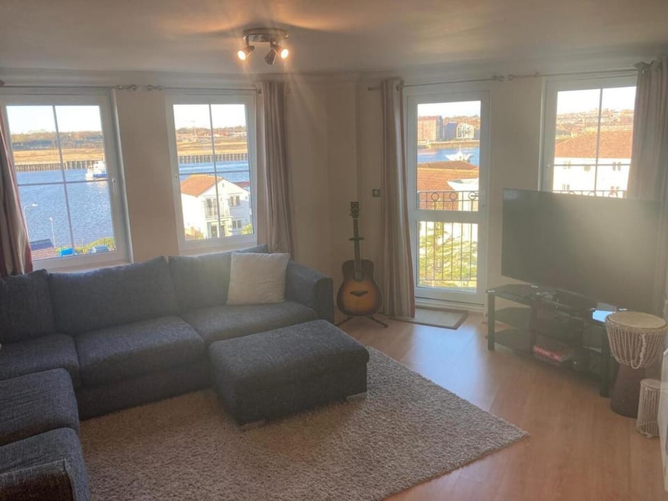 3 bed town centre apartment with 2 parking bays Apartment in North Shields