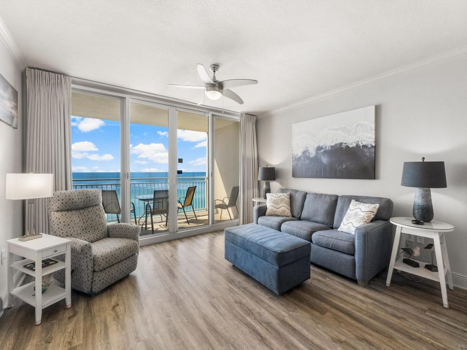 View (from property/room), Balcony/Terrace, Living room, Seating area, Sea view, furniture