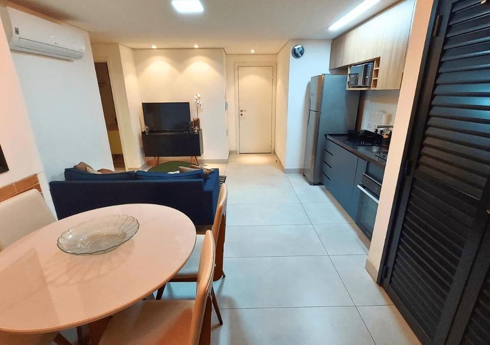 TV and multimedia, Kitchen or kitchenette, Living room, Seating area, Dining area, oven, stove