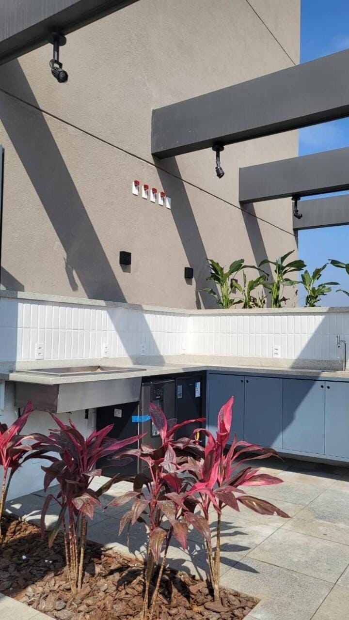 Studio na Liberdade at 300 m metro Apartment in Sao Paulo City