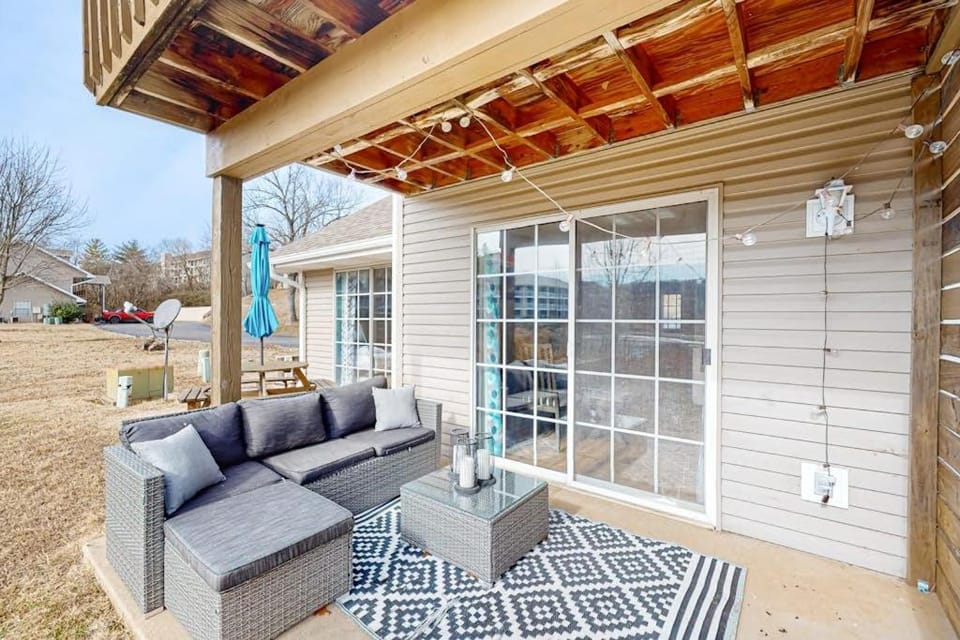 Hunters Cove Hideaway House in Branson