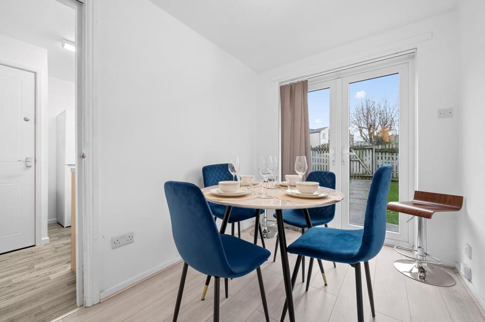 Lovely 3bedroom house, 7mins drive to Manchester City center, Etihad stadium & Coop Live Arena House in Manchester