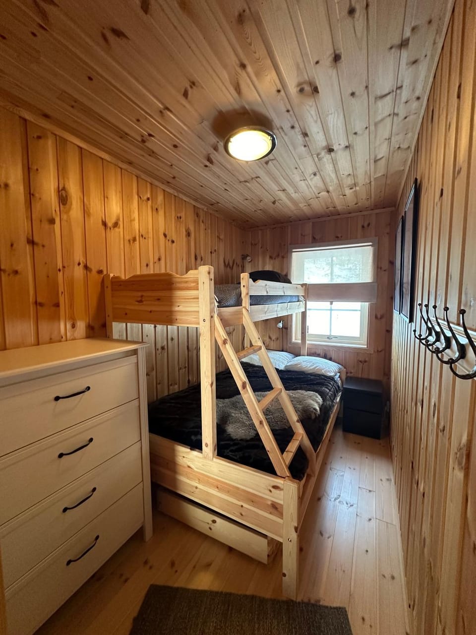 Photo of the whole room, Bedroom, bunk bed