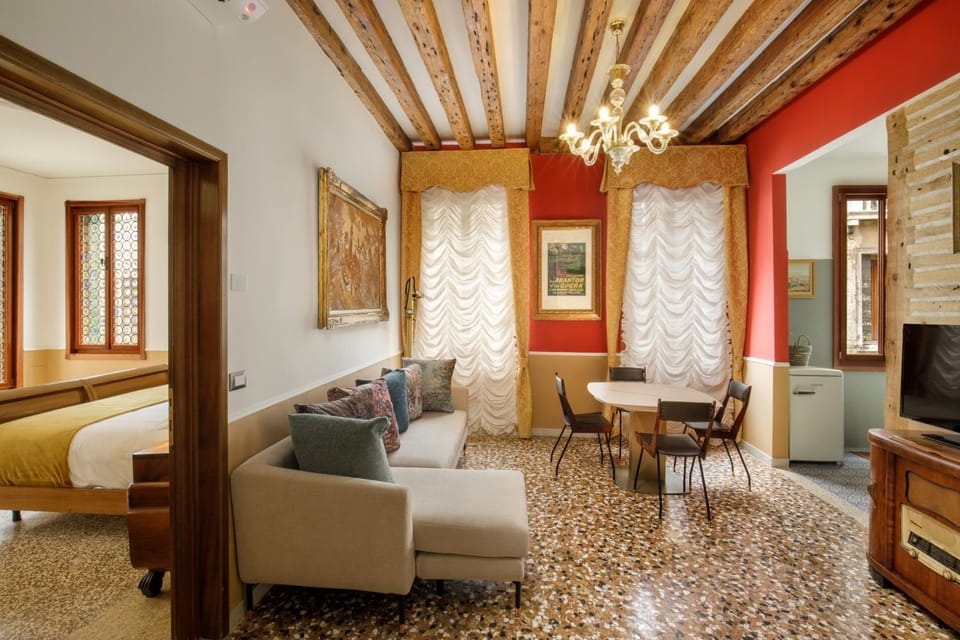 Living room, Seating area
