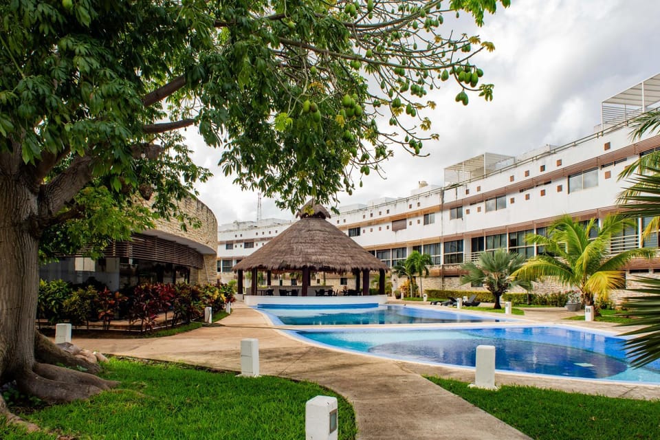 Property building, Swimming pool