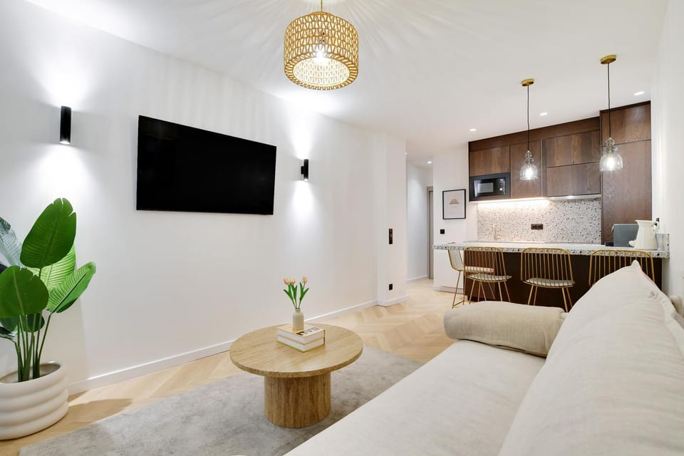 TV and multimedia, Kitchen or kitchenette, Living room, Seating area, minibar