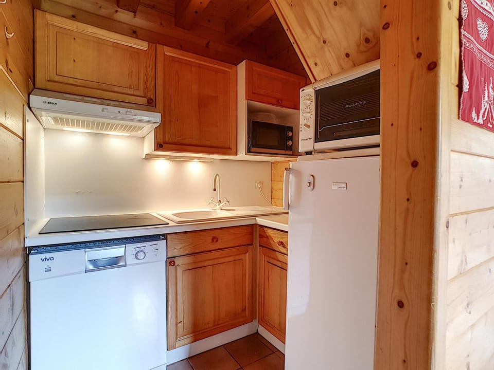 La Clusaz: Demi-chalet cosy 6 pers, cheminée, terrasse, wifi, animaux admis - FR-1-818-27 Apartment in La Clusaz