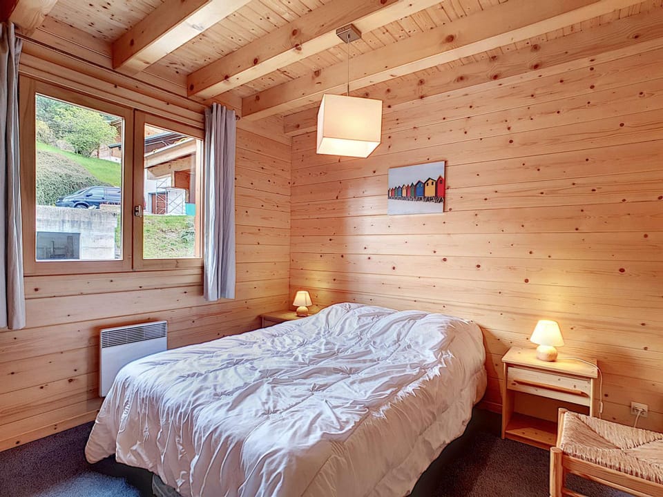 La Clusaz: Demi-chalet cosy 6 pers, cheminée, terrasse, wifi, animaux admis - FR-1-818-27 Apartment in La Clusaz